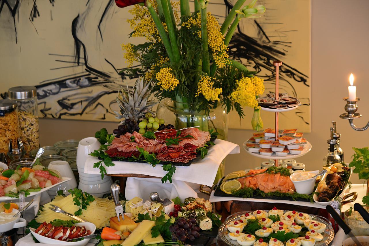 Emmerich Hotel Goerlitz Eksteriør billede A buffet